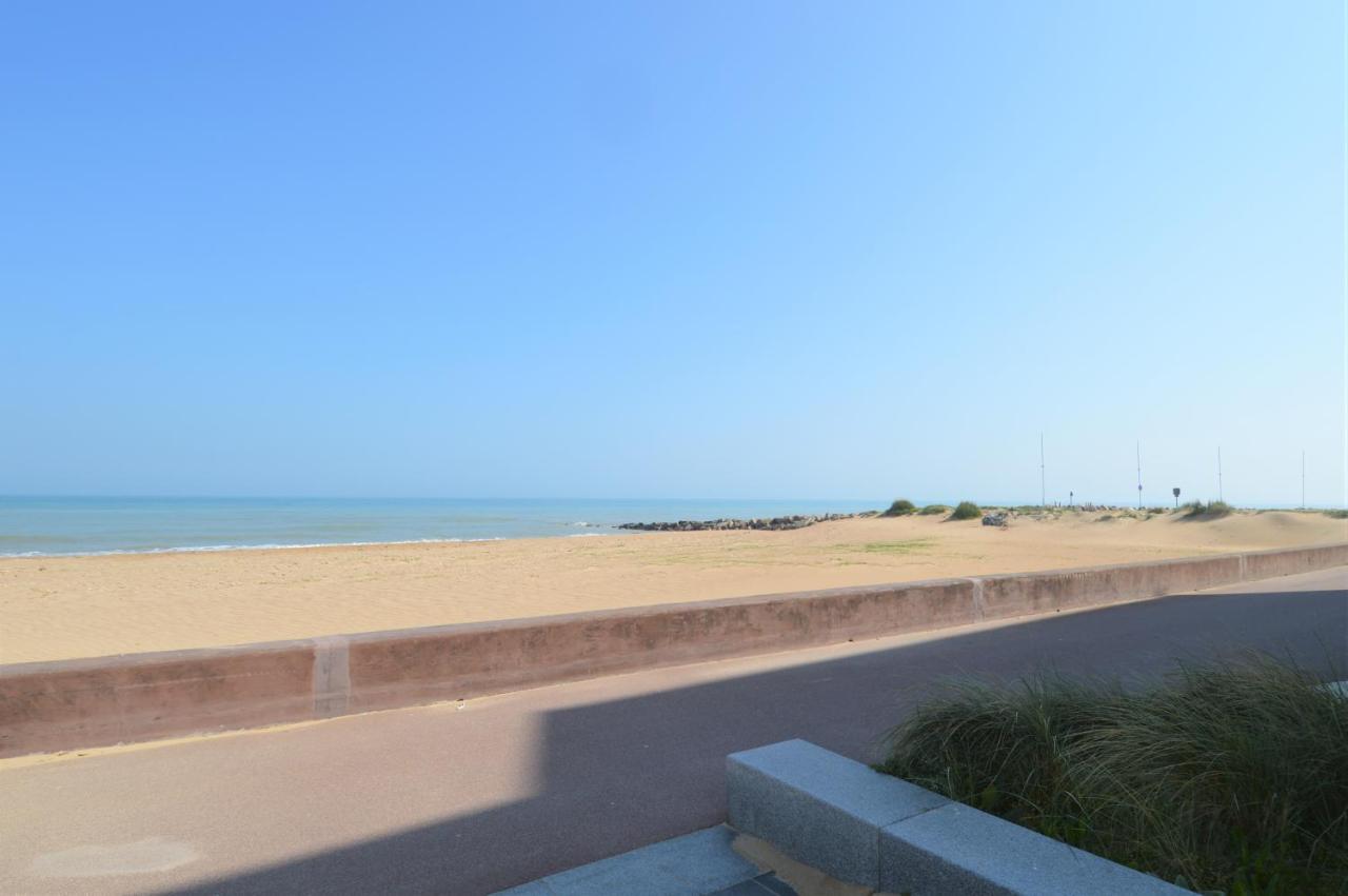 Appartement moderne avec terrasse à 500m de la mer Courseulles-sur-Mer Eksteriør bilde