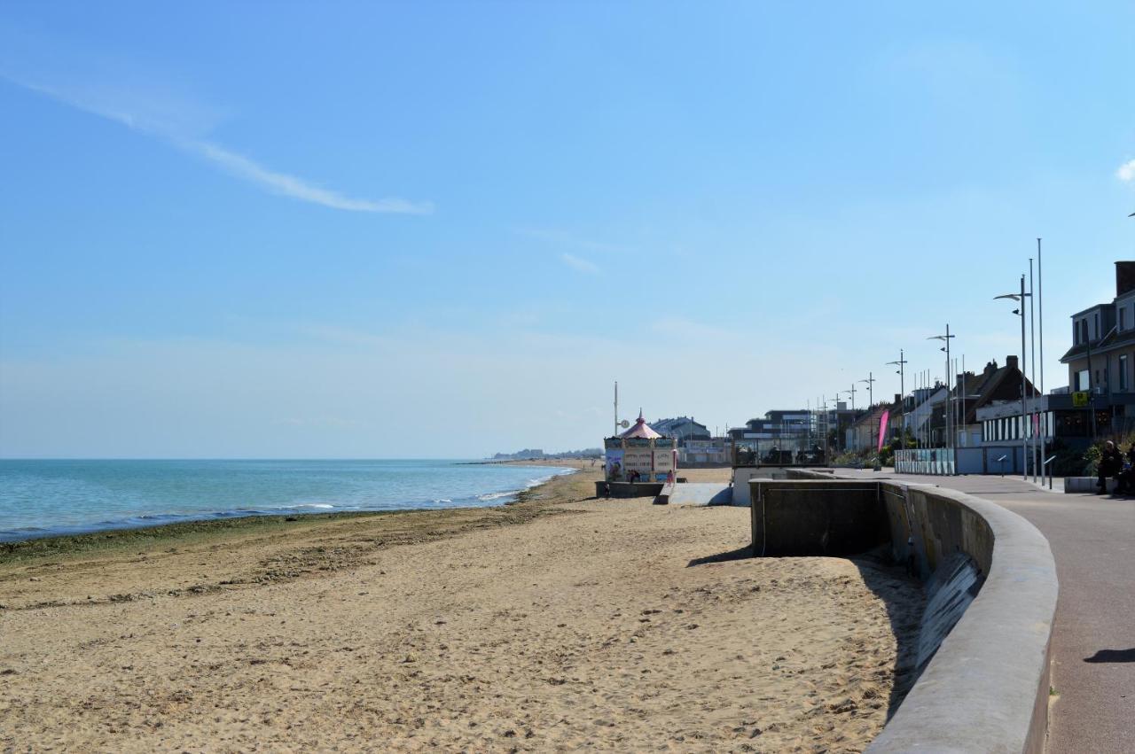 Appartement moderne avec terrasse à 500m de la mer Courseulles-sur-Mer Eksteriør bilde